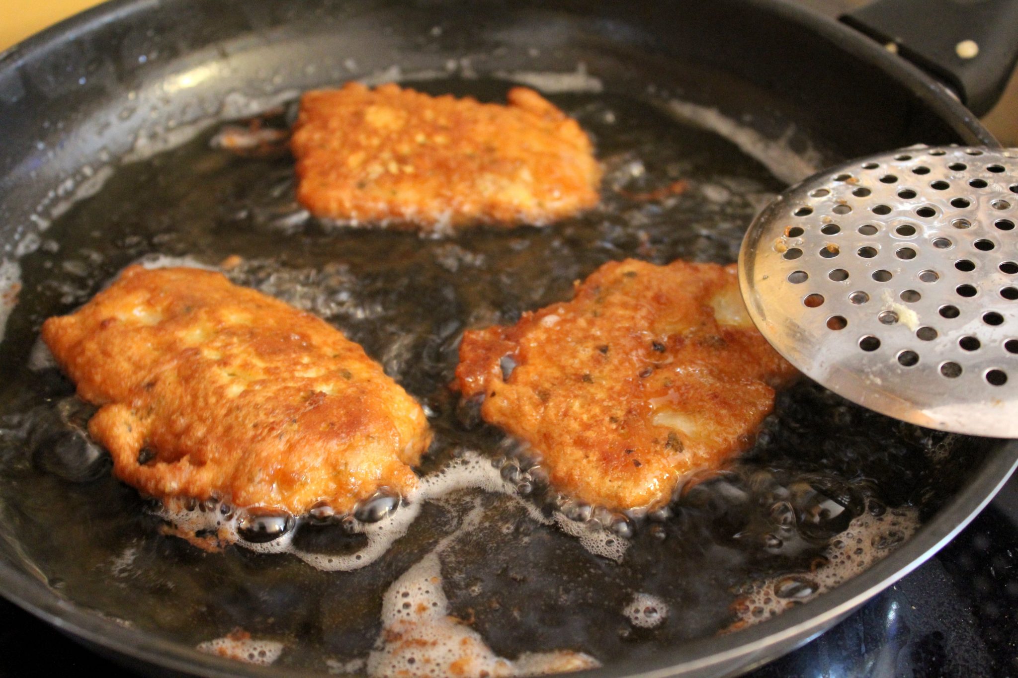 Filetes de Pescada Frita Cebola Frita Iguaria Receita e Culinária