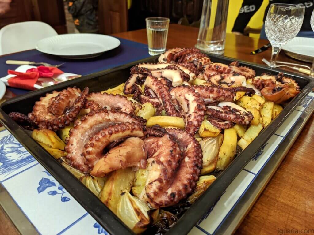 Tradicional Polvo Assado no Forno Iguaria Receita e Culinária