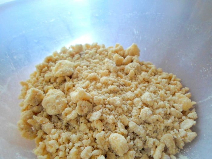 iguaria-crocante-pessegos-mirtilos-crumble