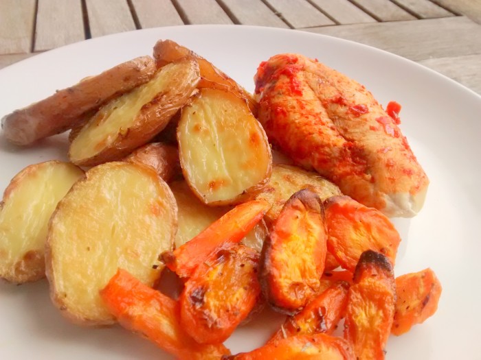 Frango-Assado-com-Batatas-e-Cenouras